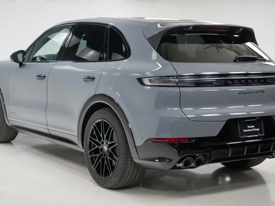 2026 Porsche Cayenne GTS photo 1