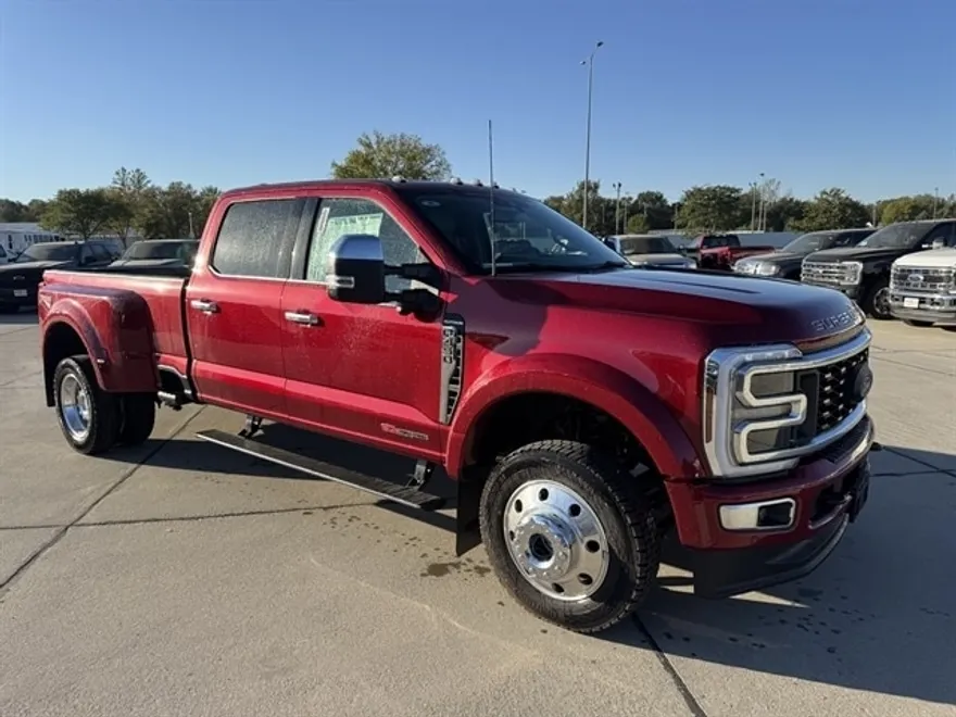 2026 Ford F-450 Platinum photo 1