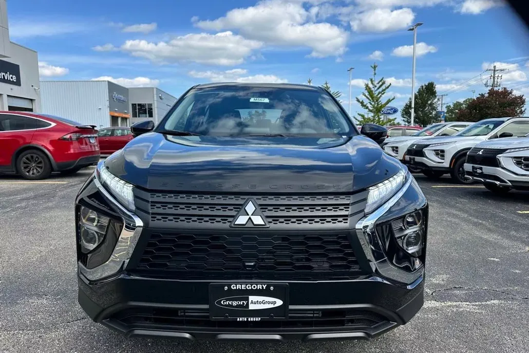 2025 Mitsubishi Eclipse Cross LE Ralliart photo 1