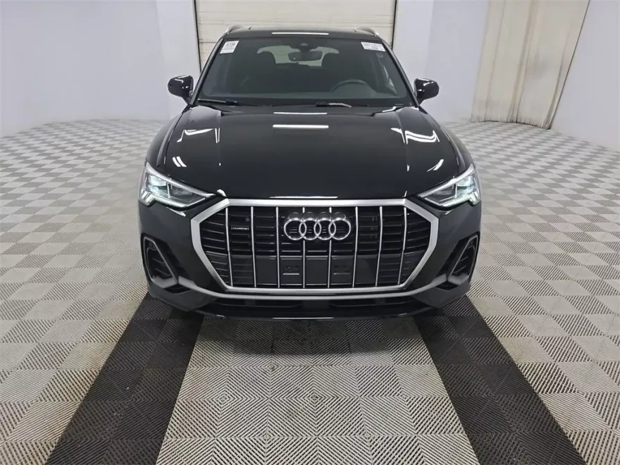 2024 Audi Q3 Premium Plus 45 TFSI S line photo 1