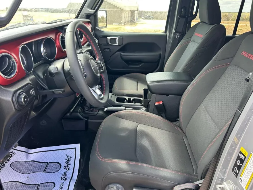 2023 Jeep Wrangler Rubicon photo 3