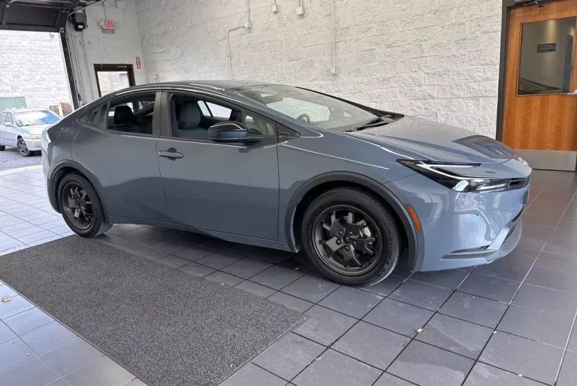 2024 Toyota Prius LE photo 1