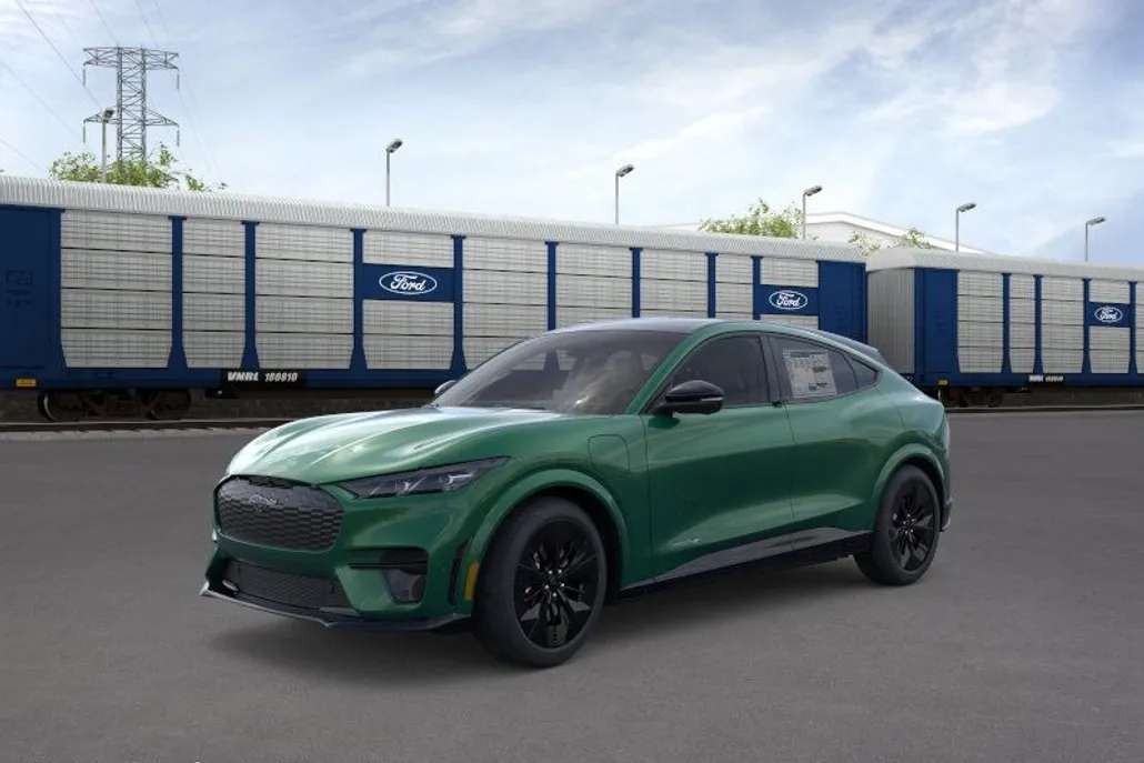 2025 Ford Mustang Mach-E GT photo 1