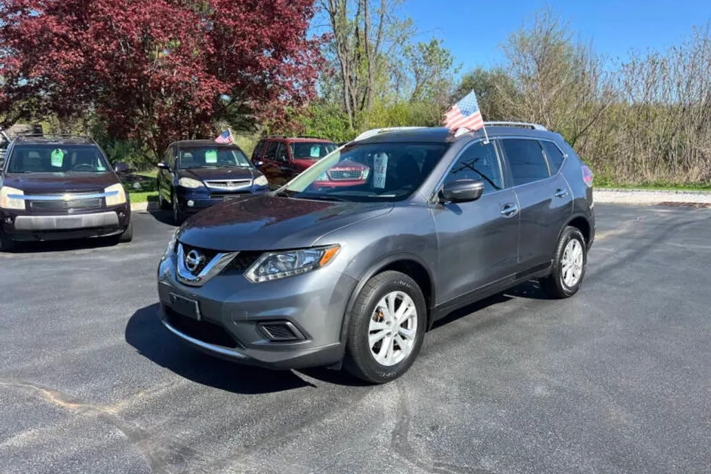 2015 Nissan Rogue SV photo 1