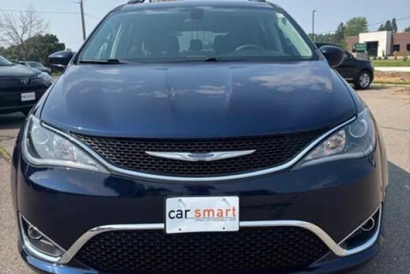 2018 Chrysler Pacifica Touring Plus photo 1