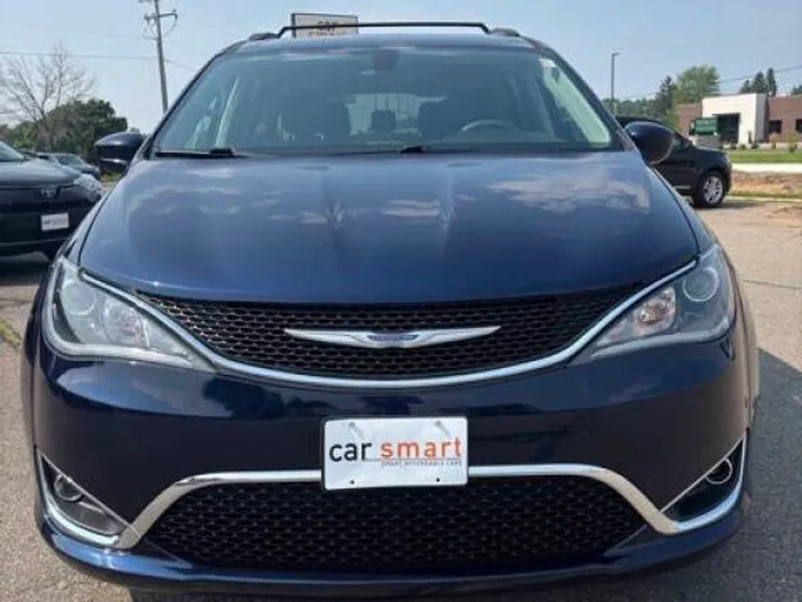 2018 Chrysler Pacifica Touring Plus photo 1