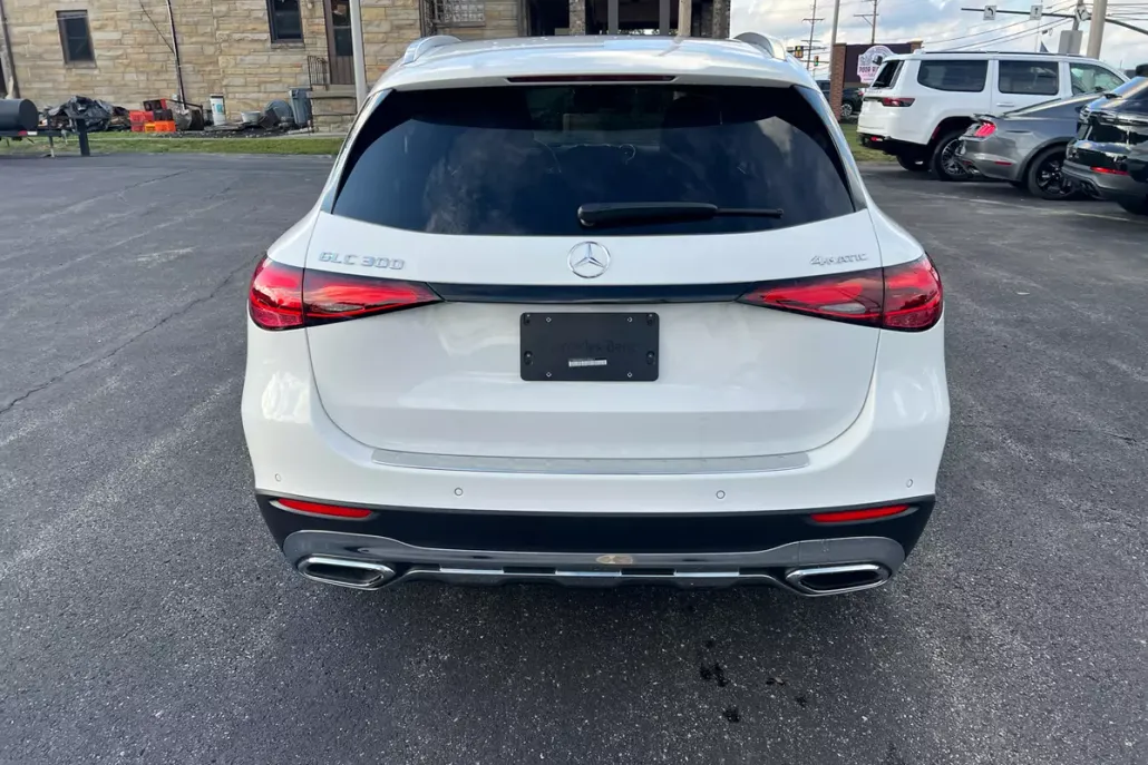 2025 Mercedes Benz GLC 300 4MATIC photo 1
