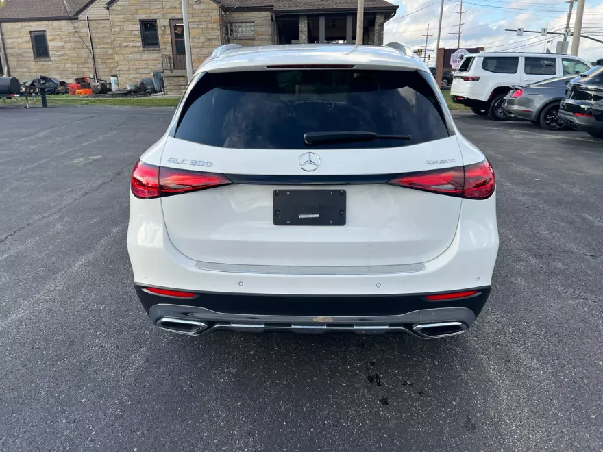 2025 Mercedes Benz GLC 300 4MATIC photo 1