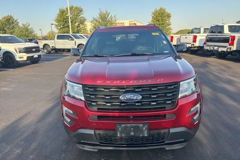 2016 Ford Explorer Sport photo 1