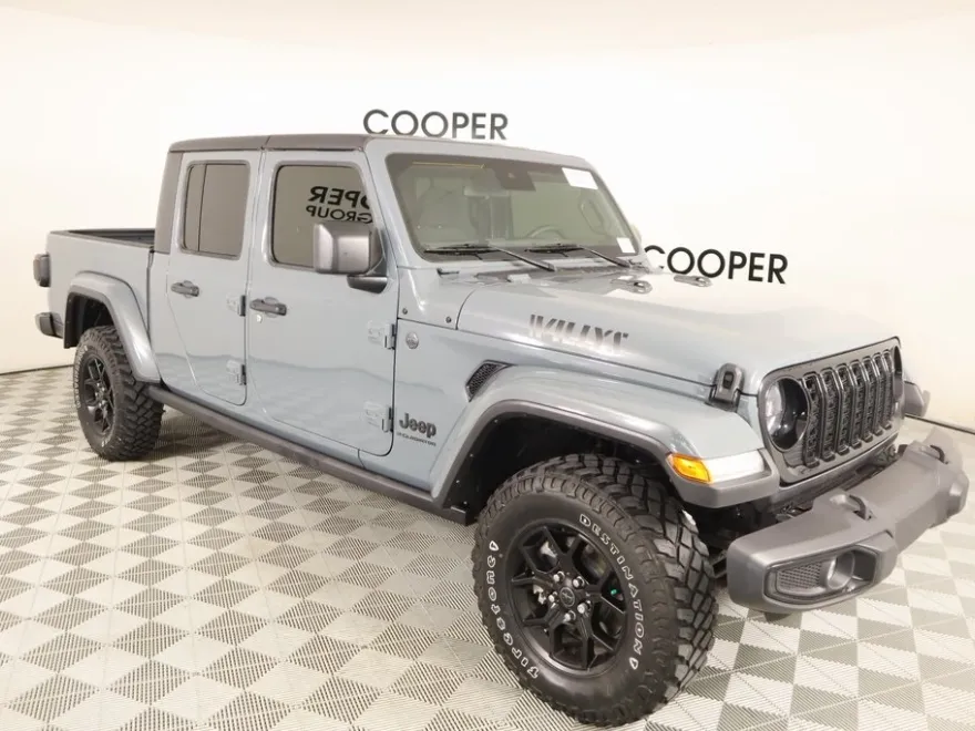 2024 Jeep Gladiator Willys photo 1