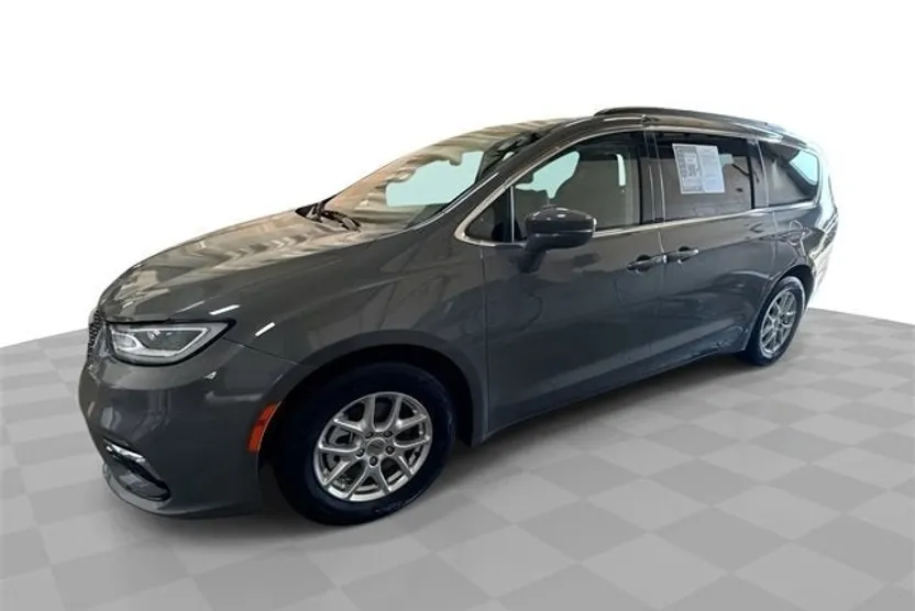 2022 Chrysler Pacifica Touring L photo 1