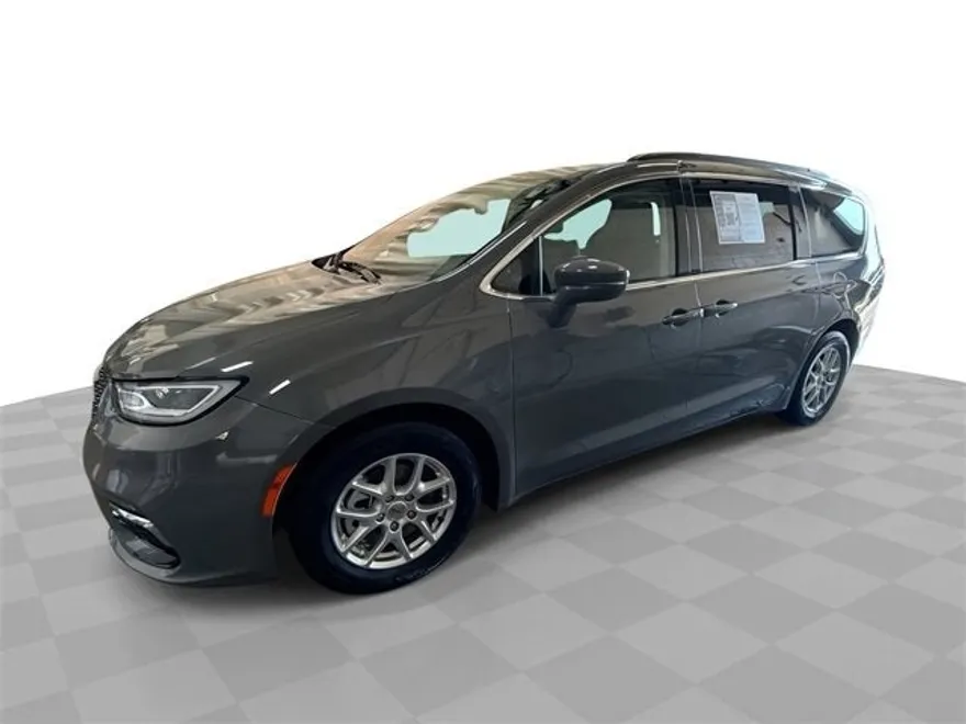 2022 Chrysler Pacifica Touring L photo 1