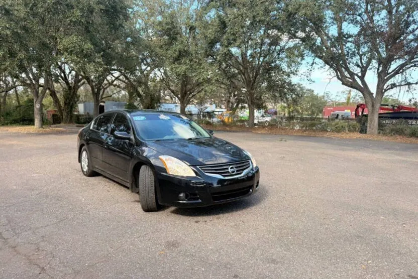 2012 Nissan Altima 2.5 S photo 1
