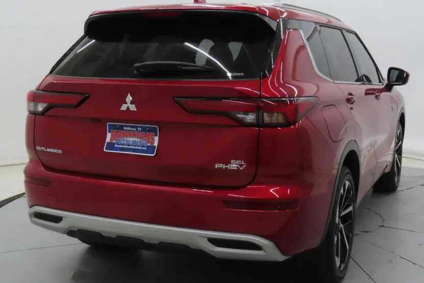 2025 Mitsubishi Outlander PHEV SEL photo 1