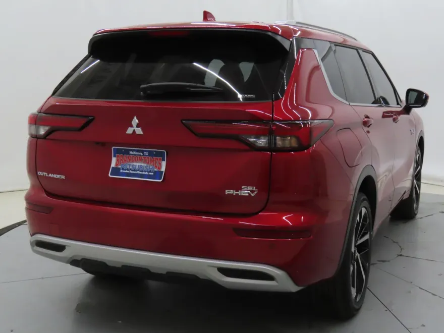 2025 Mitsubishi Outlander PHEV SEL photo 1