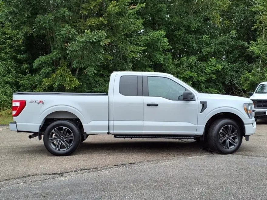 2023 Ford F-150 XL photo 1