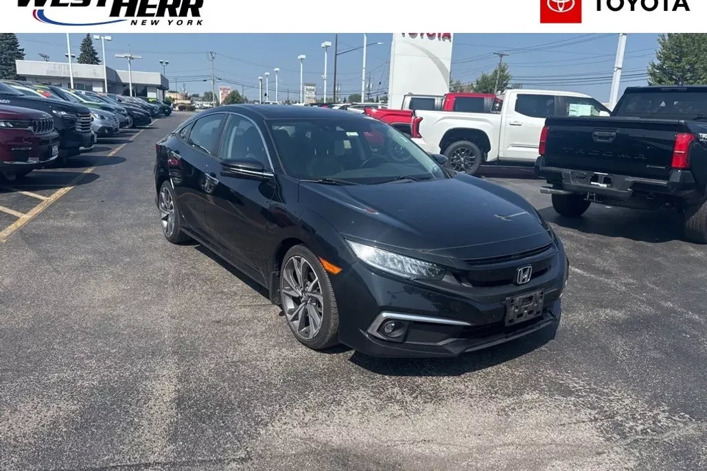 2019 Honda Civic Touring photo 1