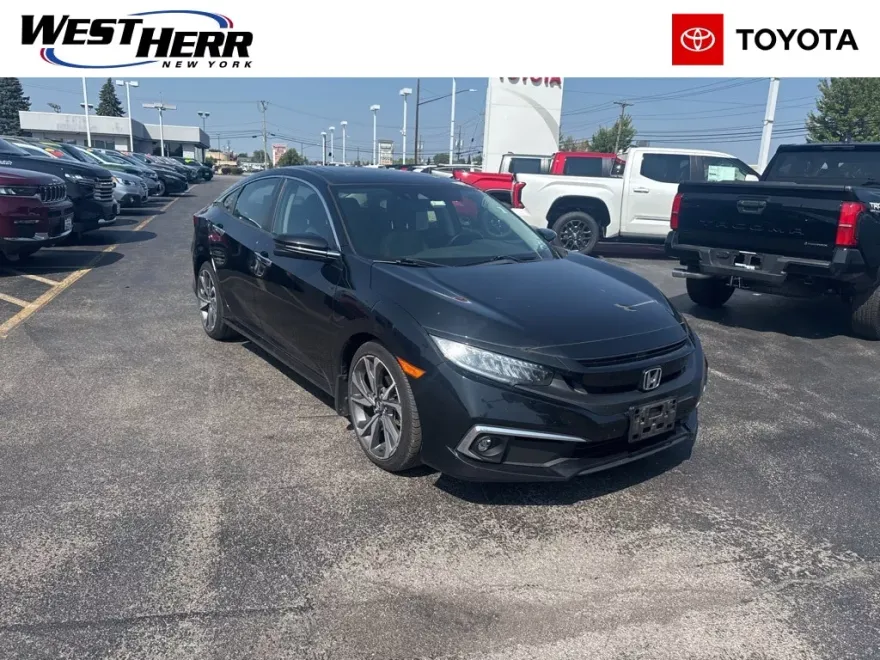 2019 Honda Civic Touring photo 1