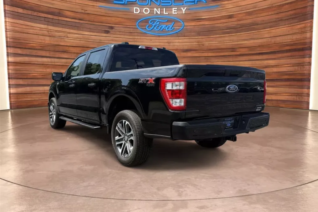 2022 Ford F-150 XL photo 1