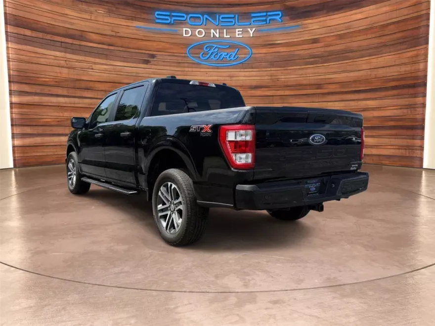 2022 Ford F-150 XL photo 1