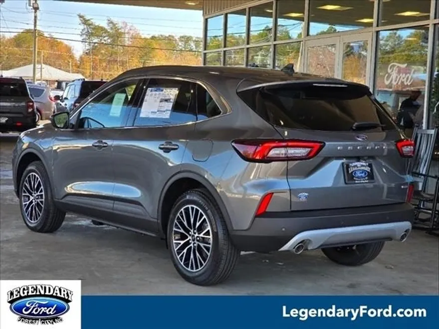 2025 Ford Escape Base photo 2