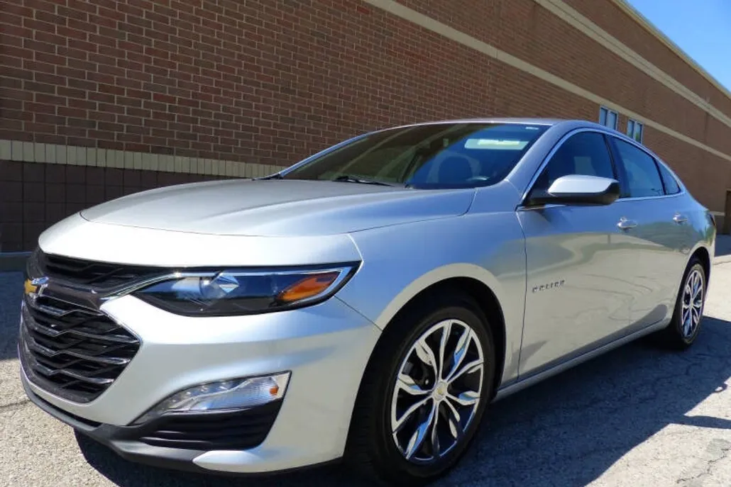 2022 Chevrolet Malibu 1LT photo 1