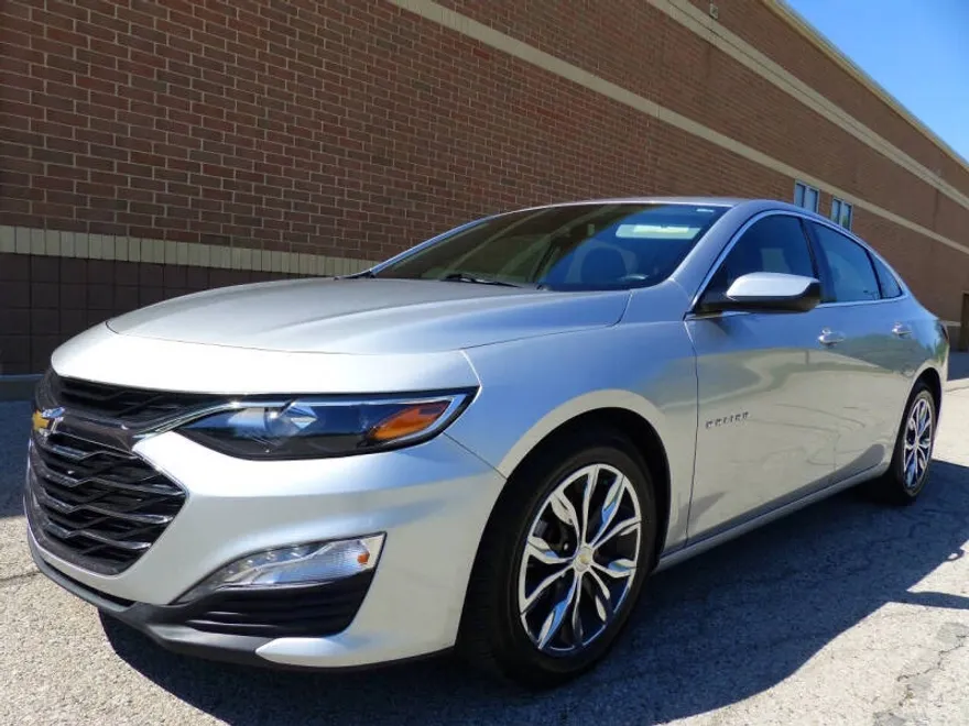 2022 Chevrolet Malibu 1LT photo 1