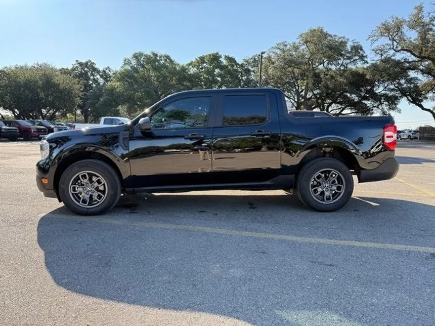 2024 Ford Maverick XL photo 1