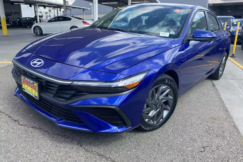 2024 Hyundai Elantra Hybrid Blue photo 1