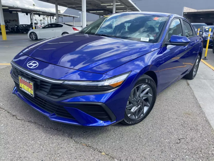 2024 Hyundai Elantra Hybrid Blue photo 1