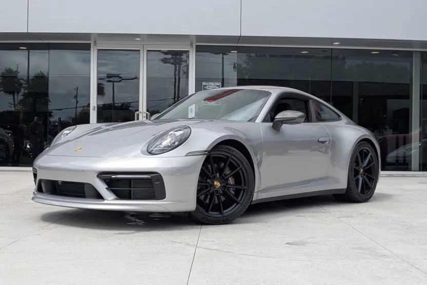 2024 Porsche 911 T photo 1