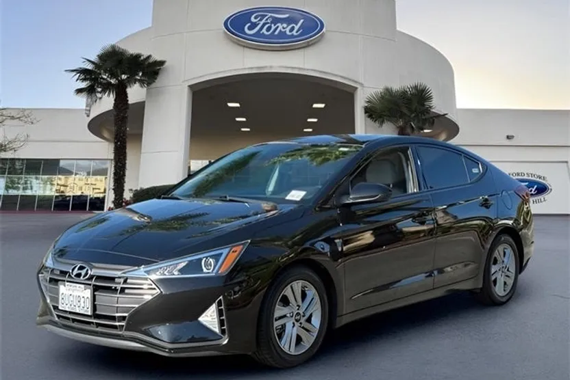2020 Hyundai Elantra Value Edition photo 1