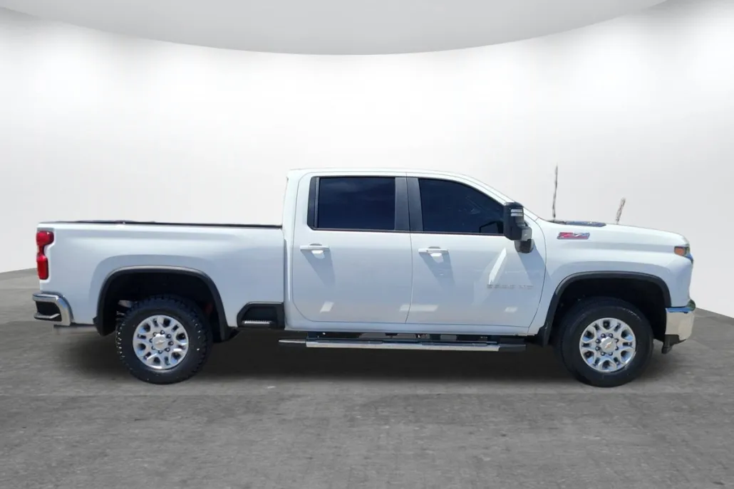 2023 Chevrolet Silverado 2500HD LT photo 1