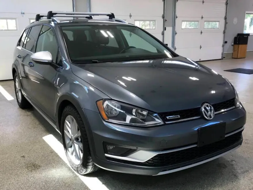 2017 Volkswagen Golf Alltrack TSI SE 4Motion photo 1