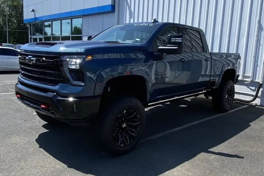 2025 Chevrolet Silverado 2500HD LTZ photo 1