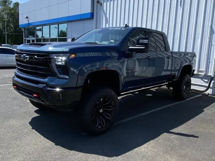 2025 Chevrolet Silverado 2500HD LTZ photo 1