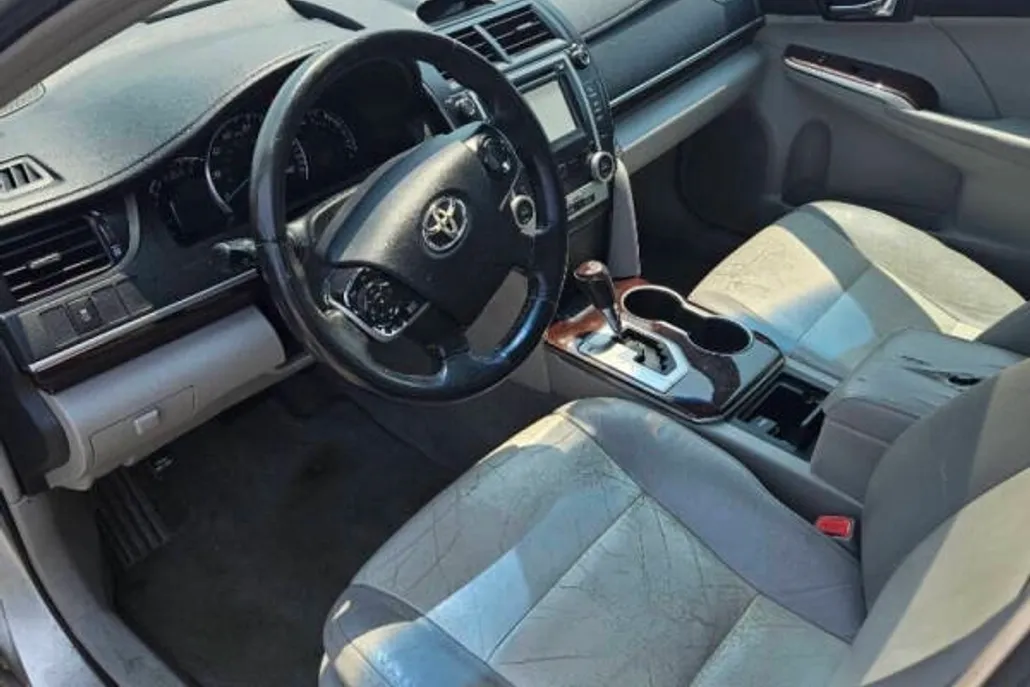 2012 Toyota Camry XLE photo 1