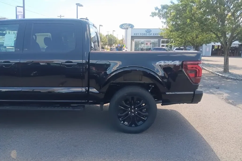 2025 Ford F-150 Lariat photo 1