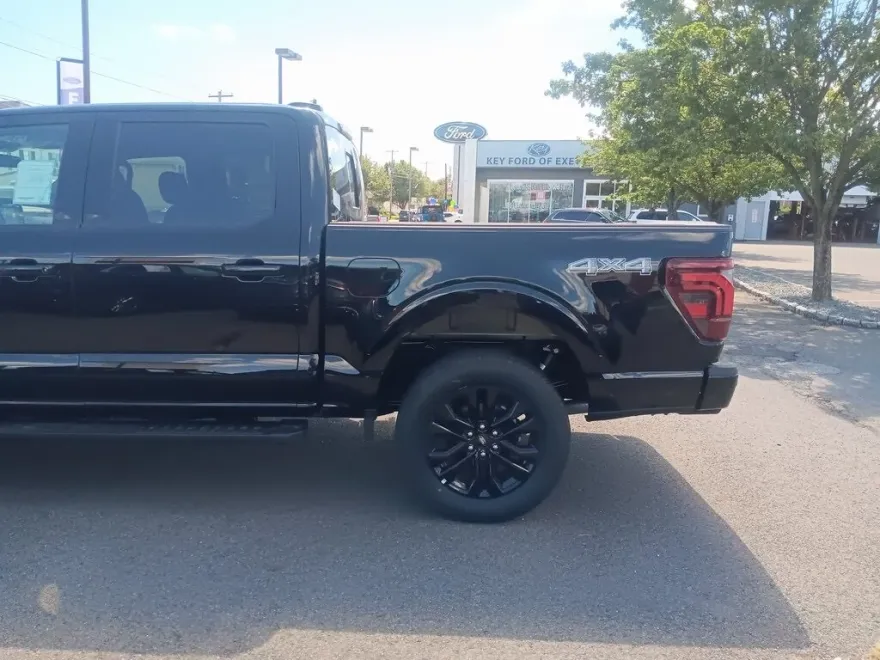 2025 Ford F-150 Lariat photo 1