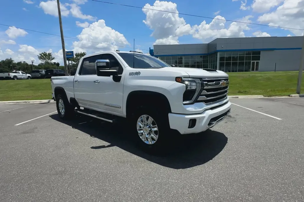 2024 Chevrolet Silverado 2500HD High Country photo 1