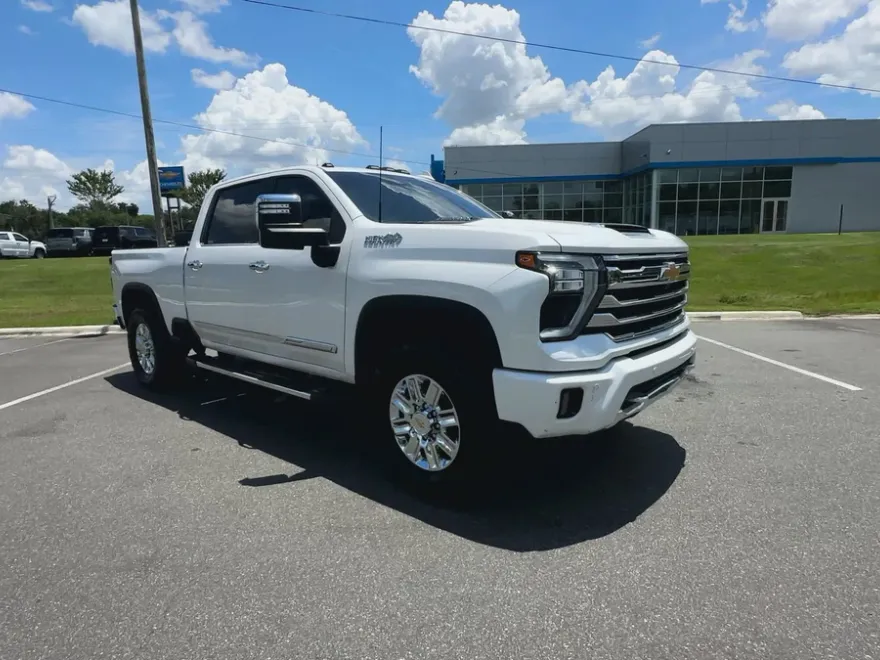 2024 Chevrolet Silverado 2500HD High Country photo 1