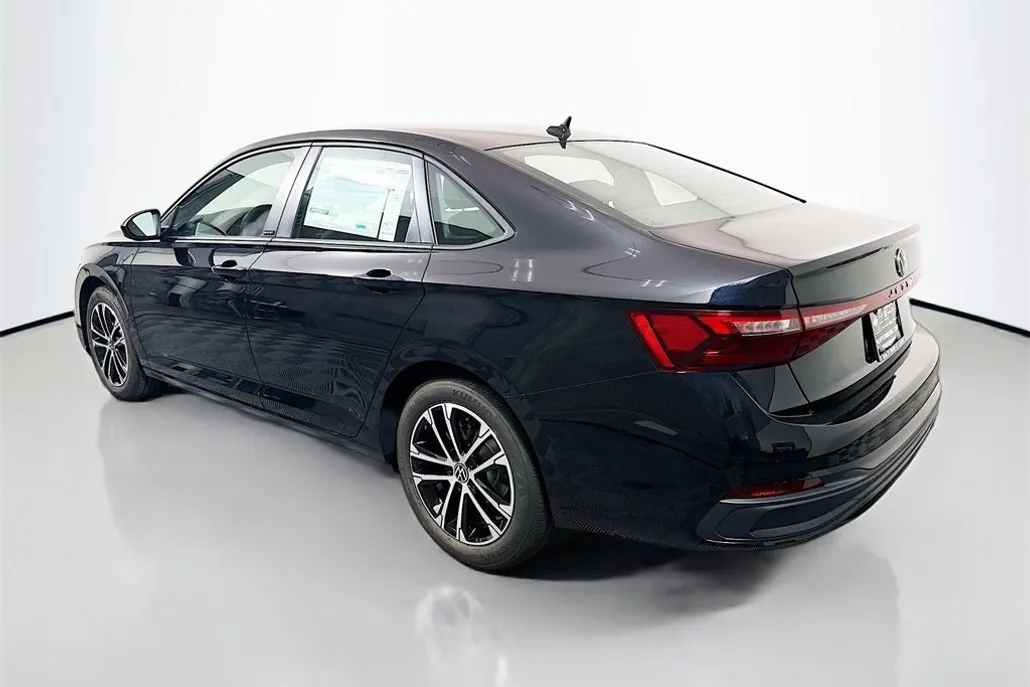2025 Volkswagen Jetta 1.5T Sport photo 1