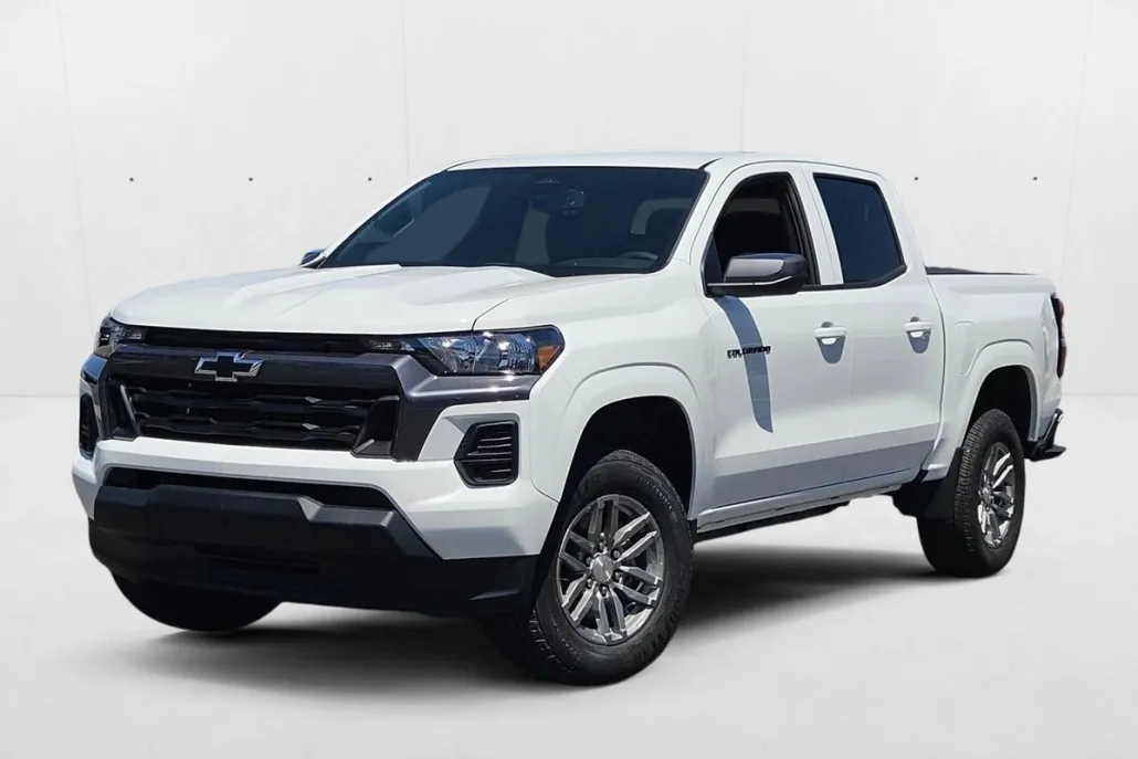 2025 Chevrolet Colorado Work Truck LT photo 1