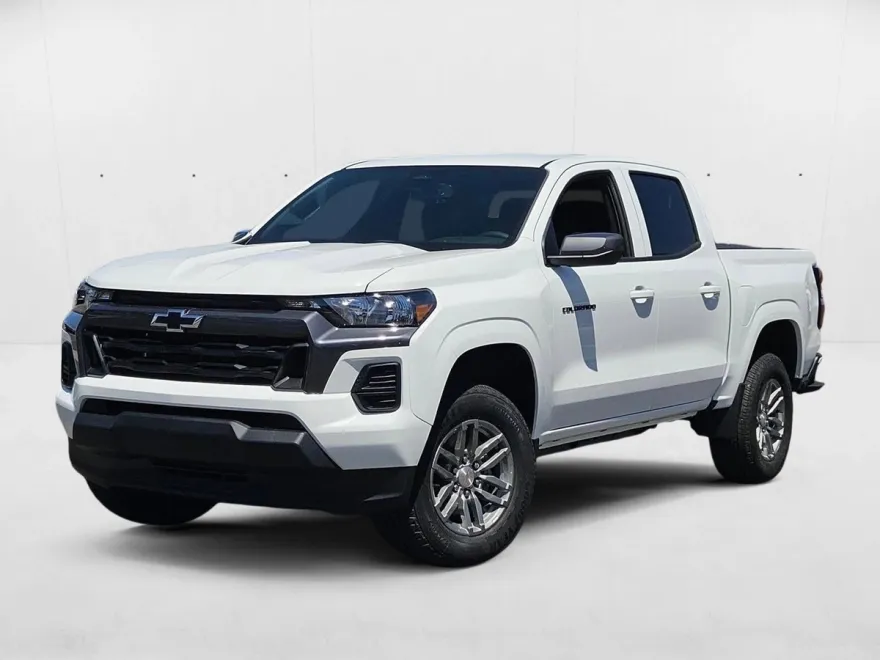 2025 Chevrolet Colorado Work Truck LT photo 1