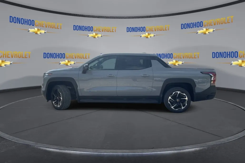 2026 Chevrolet Silverado EV LT photo 1