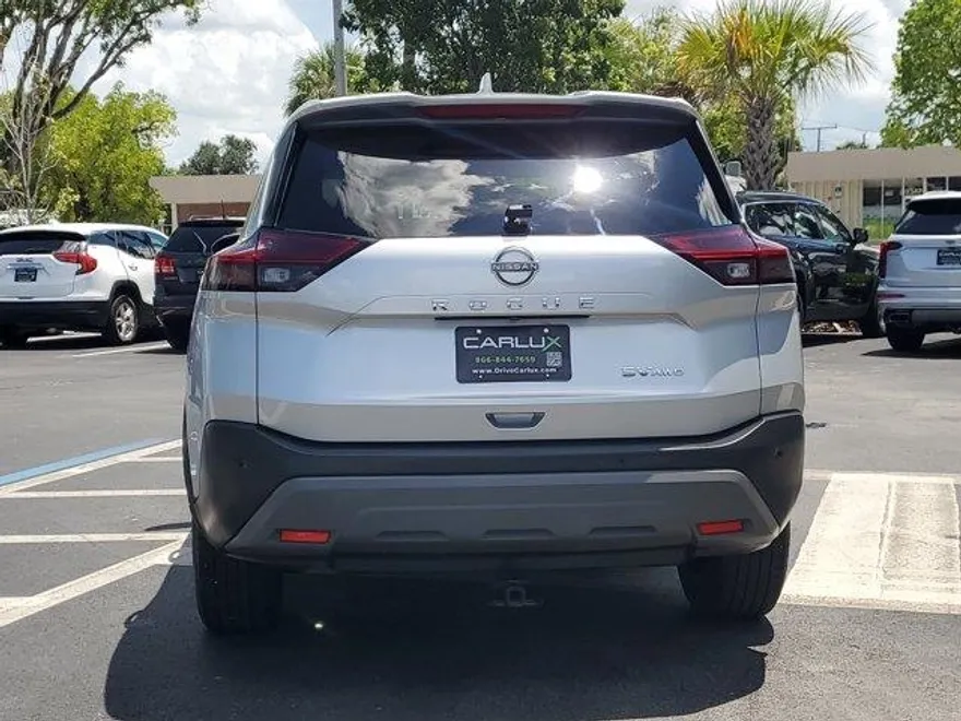 2022 Nissan Rogue SV photo 1