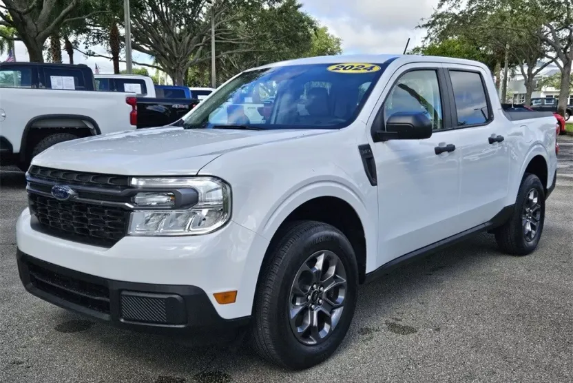 2024 Ford Maverick XLT photo 1