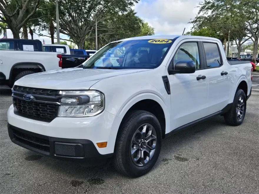 2024 Ford Maverick XLT photo 1