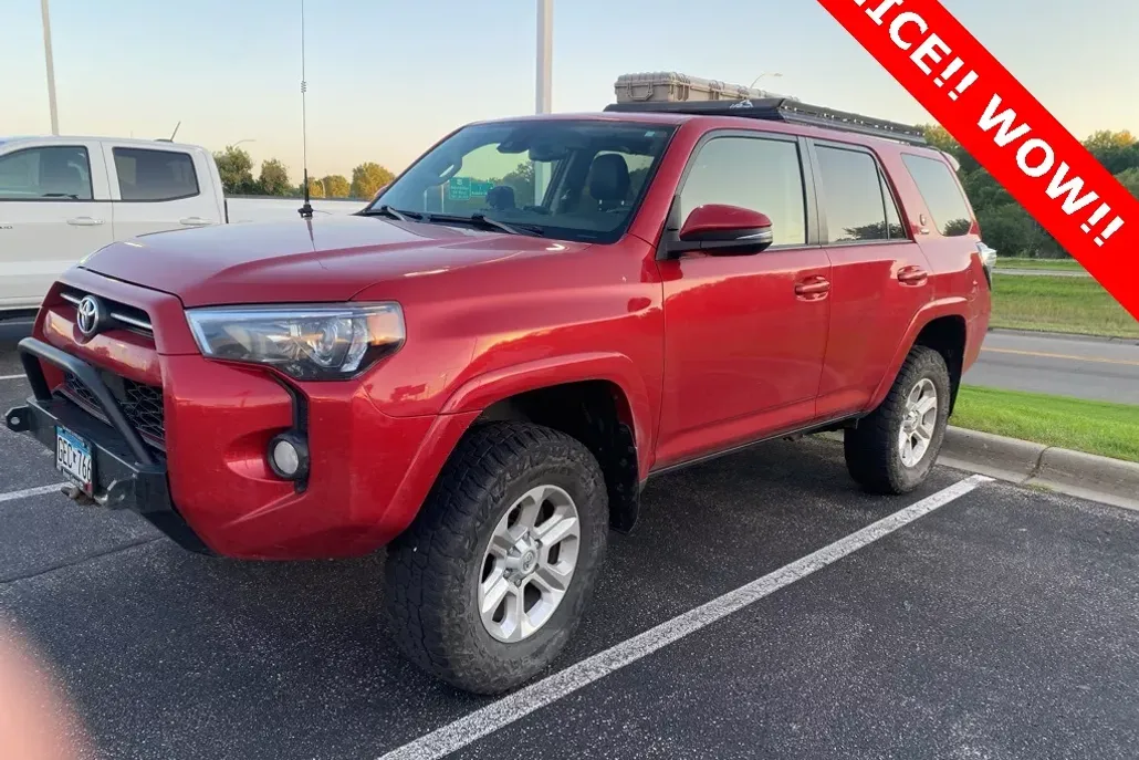 2020 Toyota 4Runner SR5 photo 1