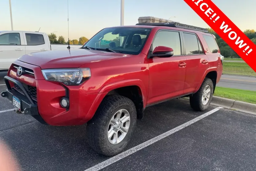 2020 Toyota 4Runner SR5 photo 1